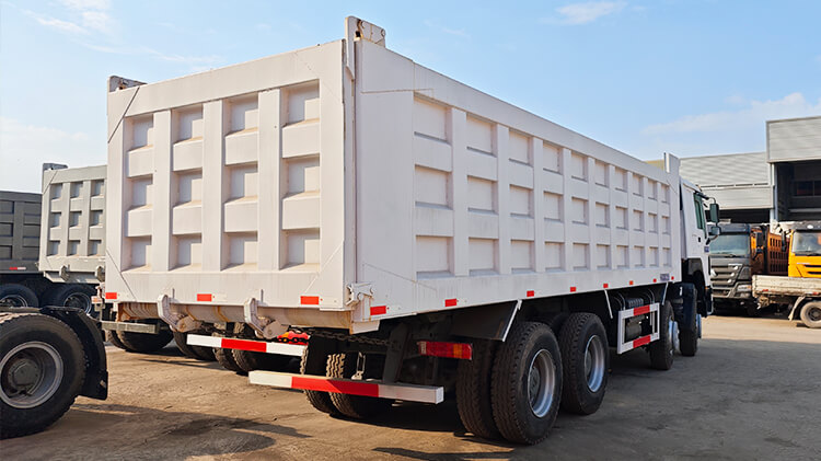 12 Wheeler 8x4 Used Howo Dump Truck for Sale in DR Congo